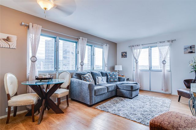 509 University Avenue 908, Honolulu, HI 96826