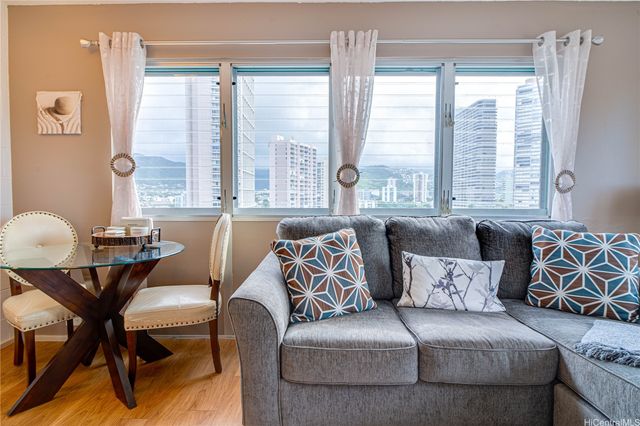 509 University Avenue 908, Honolulu, HI 96826
