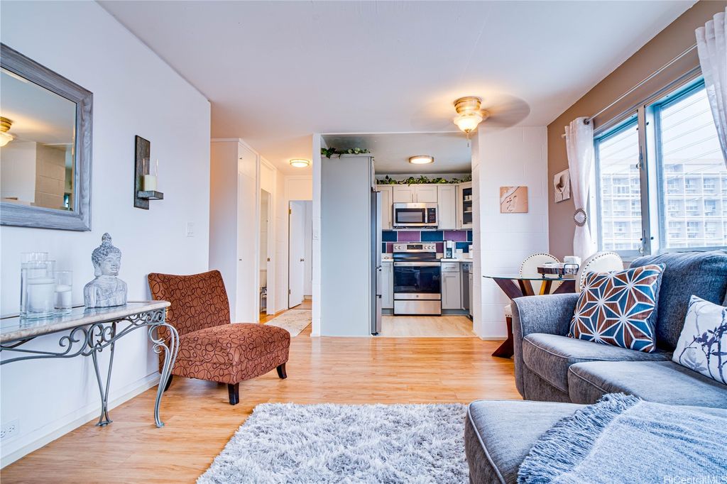 509 University Avenue 908, Honolulu, HI 96826