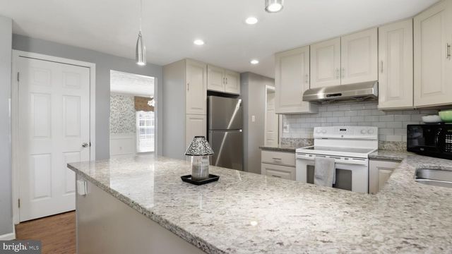 11201 LAKE BREEZE, North Potomac, MD 20878
