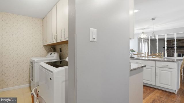 11201 LAKE BREEZE, North Potomac, MD 20878
