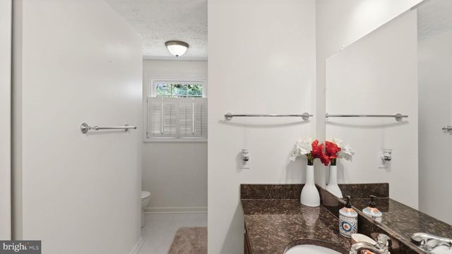 11201 LAKE BREEZE, North Potomac, MD 20878