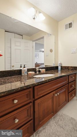 11201 LAKE BREEZE, North Potomac, MD 20878