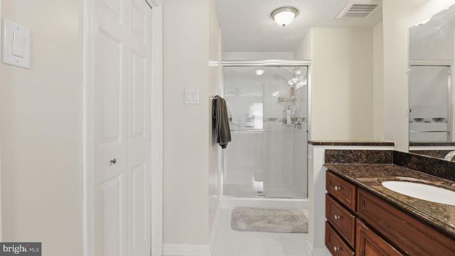 11201 LAKE BREEZE, North Potomac, MD 20878