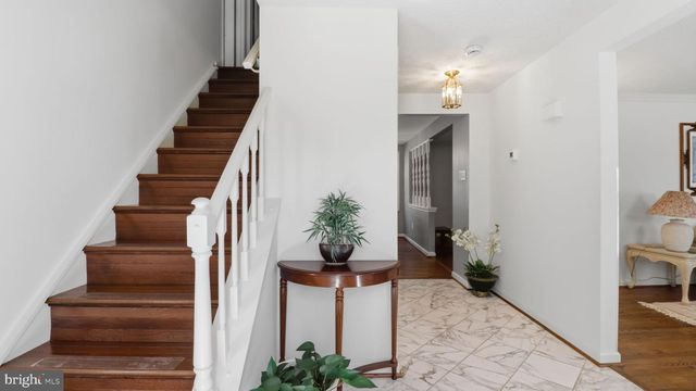11201 LAKE BREEZE, North Potomac, MD 20878
