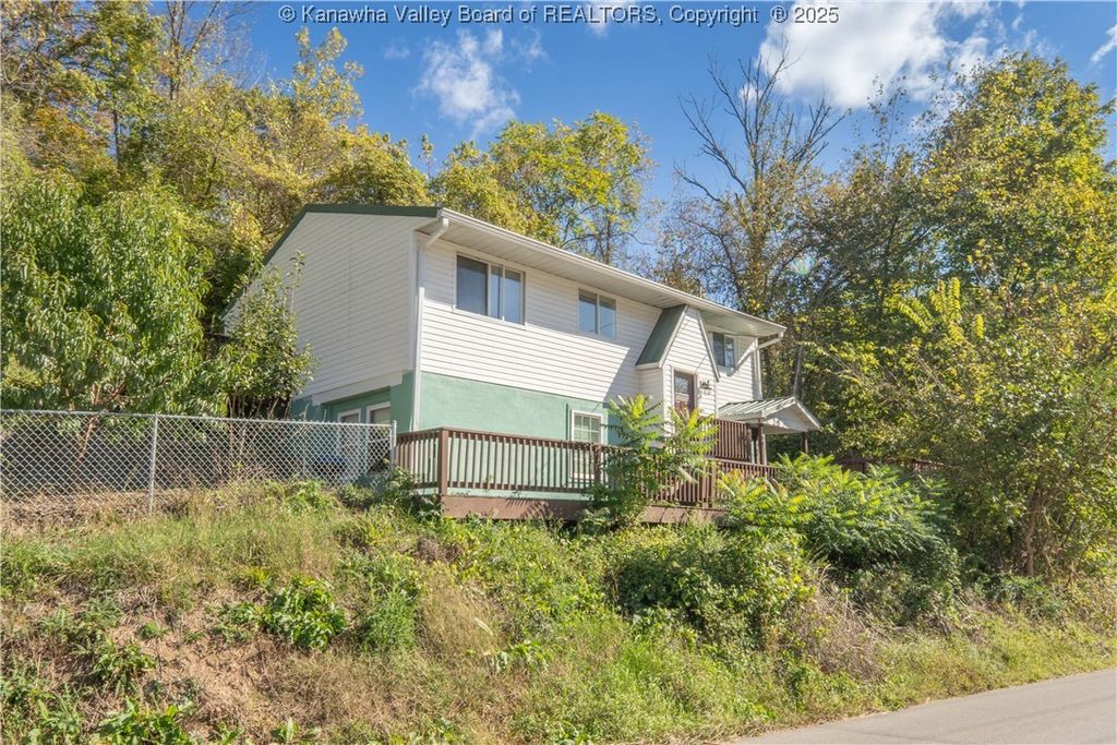 1014 Woodward Drive, Charleston, WV 25387