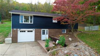 2686 Crestview Drive NW, Dover, OH 44622