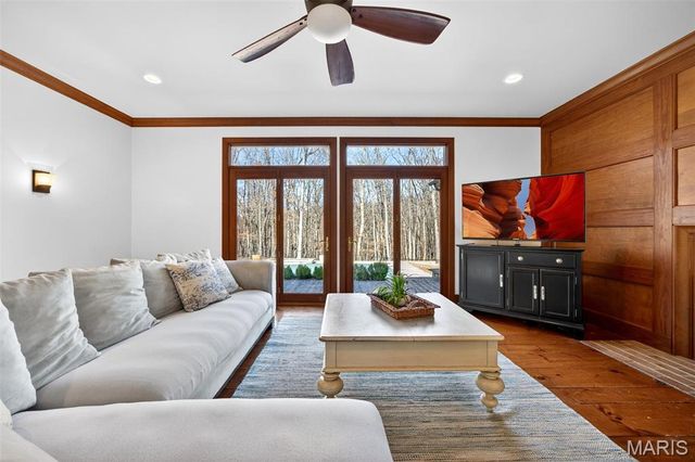 2 Woodridge Drive, Defiance, MO 63341