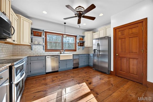 2 Woodridge Drive, Defiance, MO 63341