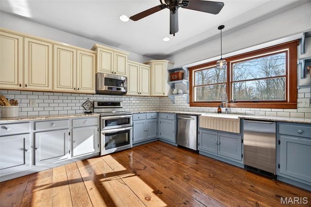 2 Woodridge Drive, Defiance, MO 63341