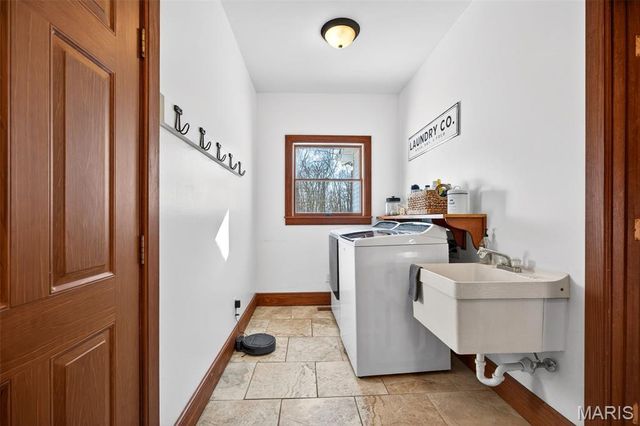 2 Woodridge Drive, Defiance, MO 63341