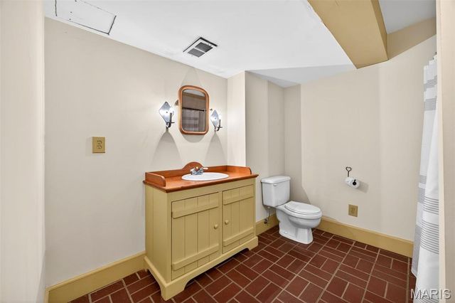 2 Woodridge Drive, Defiance, MO 63341