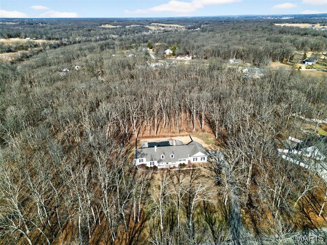 2 Woodridge Drive, Defiance, MO 63341