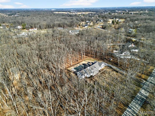 2 Woodridge Drive, Defiance, MO 63341