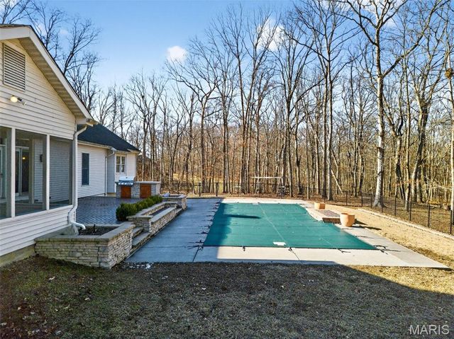 2 Woodridge Drive, Defiance, MO 63341