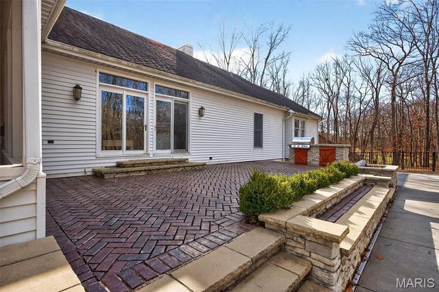 2 Woodridge Drive, Defiance, MO 63341