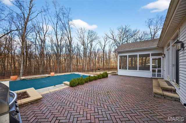 2 Woodridge Drive, Defiance, MO 63341