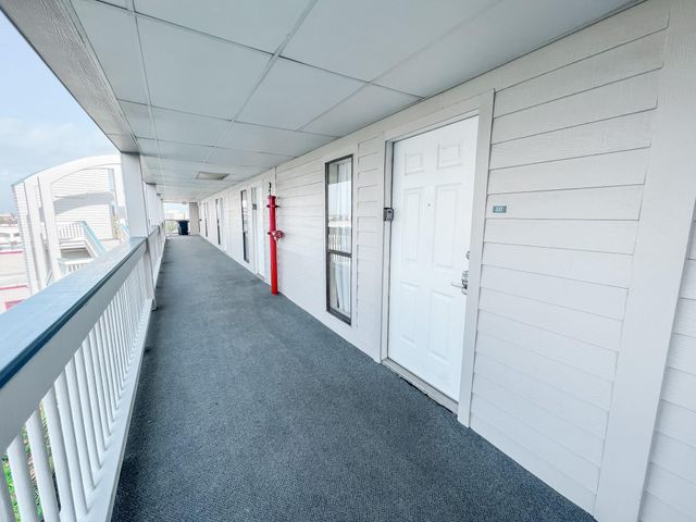 6102 Seawall Boulevard 337, Galveston, TX 77551