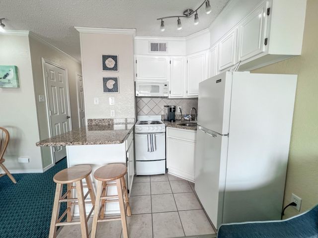 6102 Seawall Boulevard 337, Galveston, TX 77551