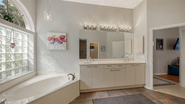 7025 N SERENOA DRIVE, Sarasota, FL 34241
