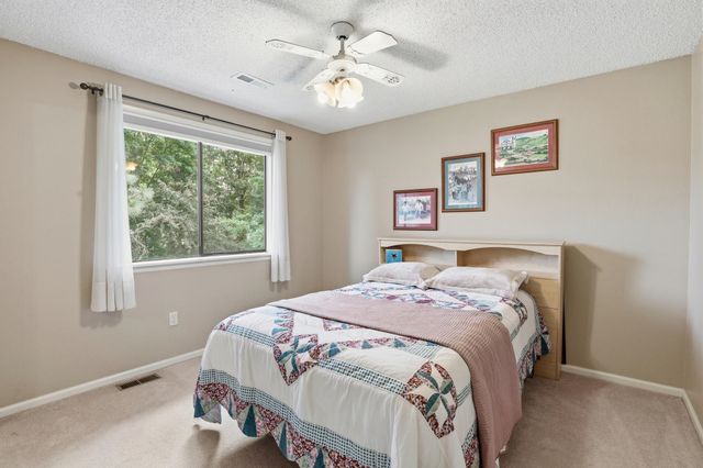 407 E Carriage Ct, Spokane, WA 99218