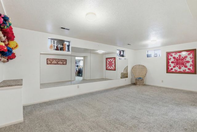407 E Carriage Ct, Spokane, WA 99218