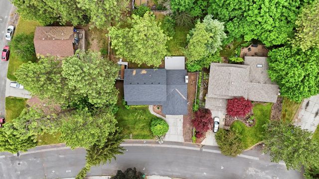 407 E Carriage Ct, Spokane, WA 99218