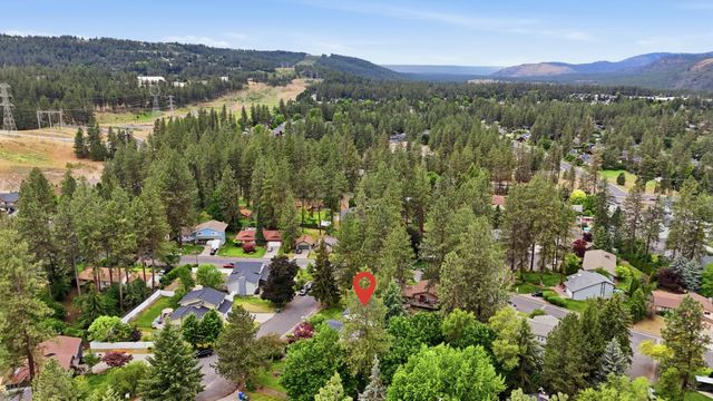 407 E Carriage Ct, Spokane, WA 99218