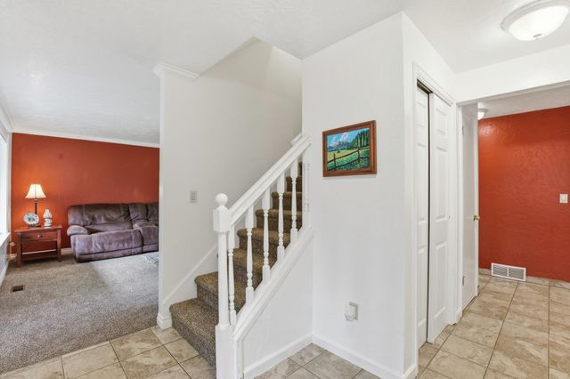 407 E Carriage Ct, Spokane, WA 99218