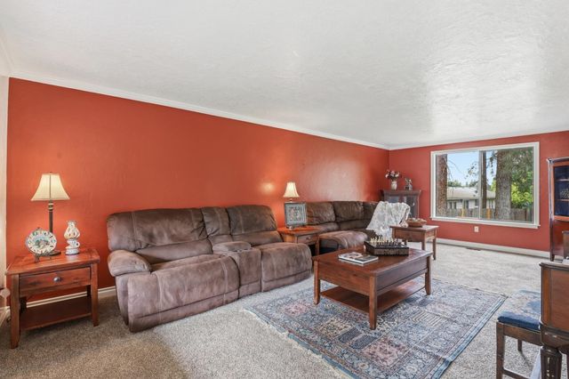 407 E Carriage Ct, Spokane, WA 99218
