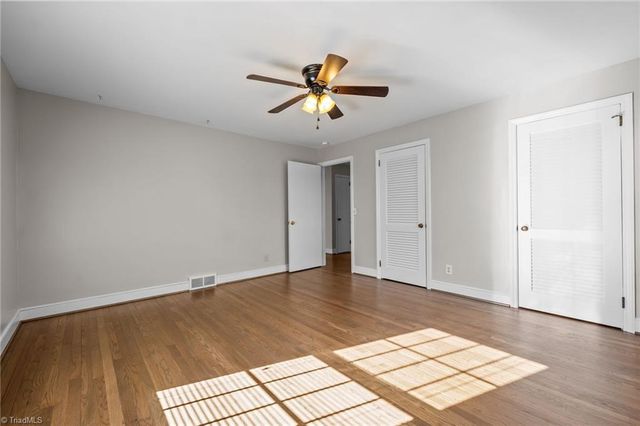 2804 W Cornwallis Drive, Greensboro, NC 27408