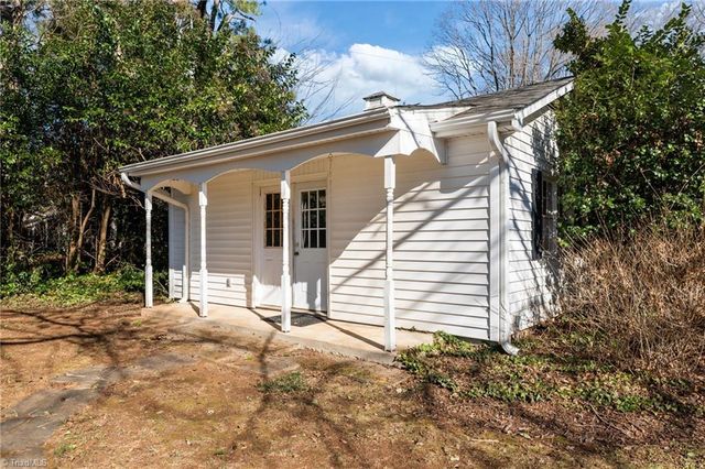 2804 W Cornwallis Drive, Greensboro, NC 27408