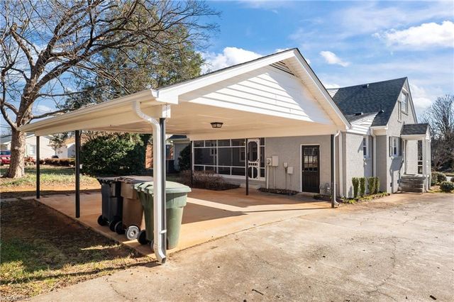 2804 W Cornwallis Drive, Greensboro, NC 27408