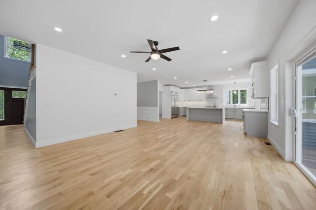 6 Eastview Drive, Derry, NH 03038