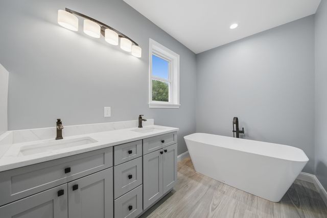 6 Eastview Drive, Derry, NH 03038