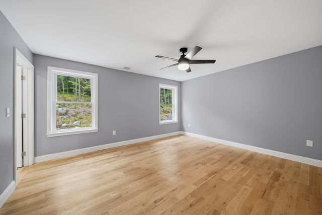 6 Eastview Drive, Derry, NH 03038