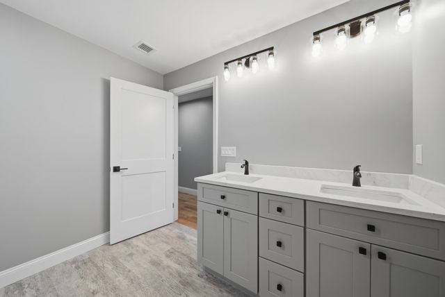 6 Eastview Drive, Derry, NH 03038