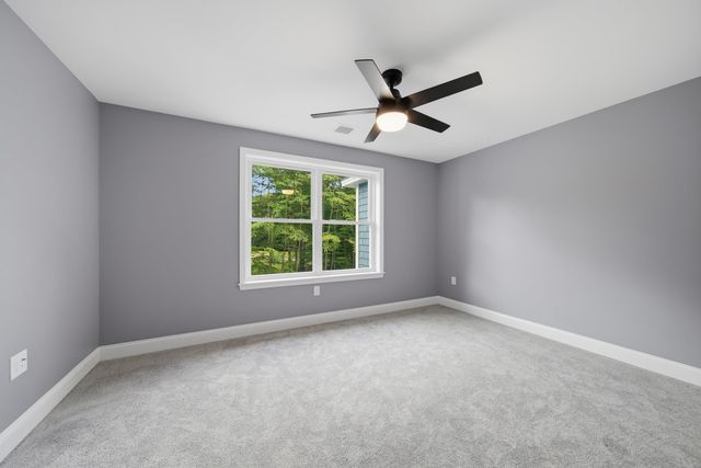 6 Eastview Drive, Derry, NH 03038