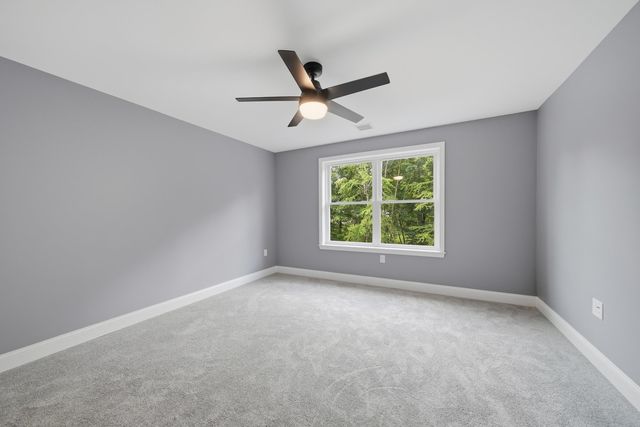 6 Eastview Drive, Derry, NH 03038