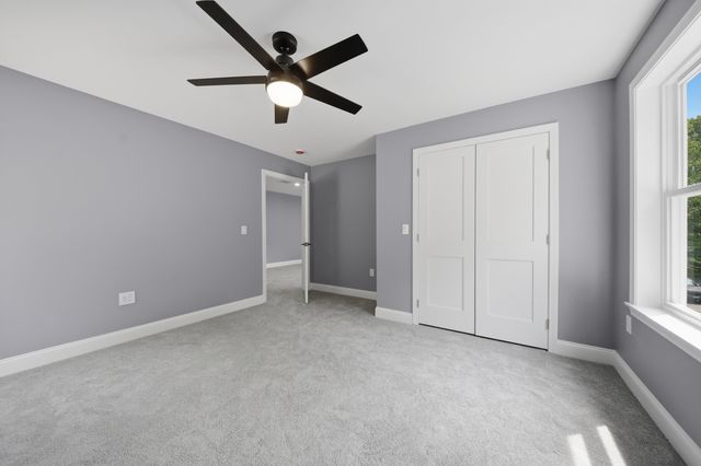 6 Eastview Drive, Derry, NH 03038