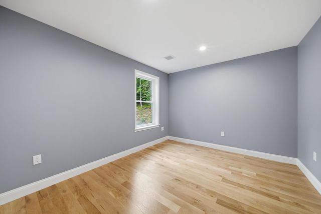 6 Eastview Drive, Derry, NH 03038