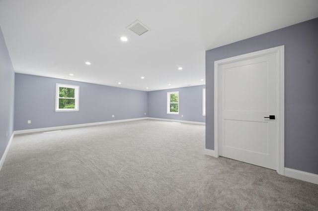 6 Eastview Drive, Derry, NH 03038