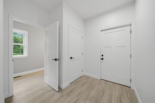 6 Eastview Drive, Derry, NH 03038