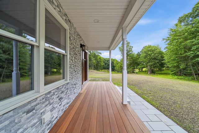 6 Eastview Drive, Derry, NH 03038