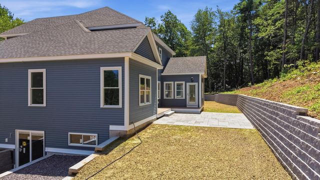 6 Eastview Drive, Derry, NH 03038