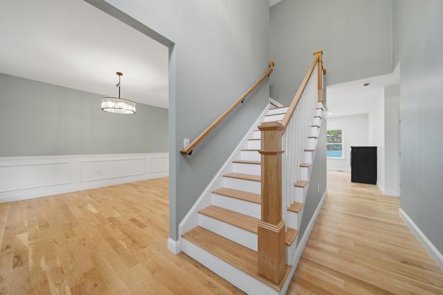 6 Eastview Drive, Derry, NH 03038