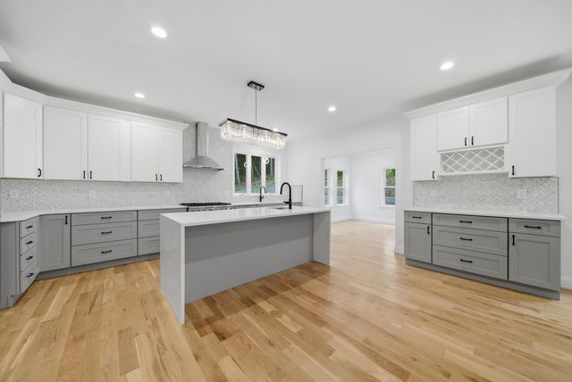 6 Eastview Drive, Derry, NH 03038