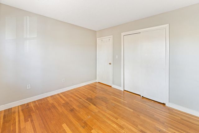 4 Brook Rd Apt 8, Salem, NH 03079