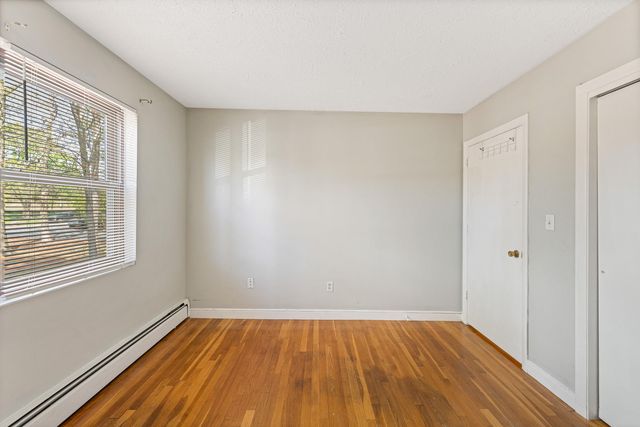 4 Brook Rd Apt 8, Salem, NH 03079