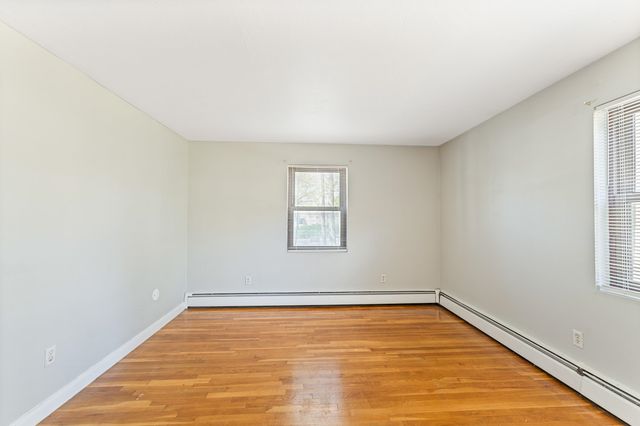 4 Brook Rd Apt 8, Salem, NH 03079